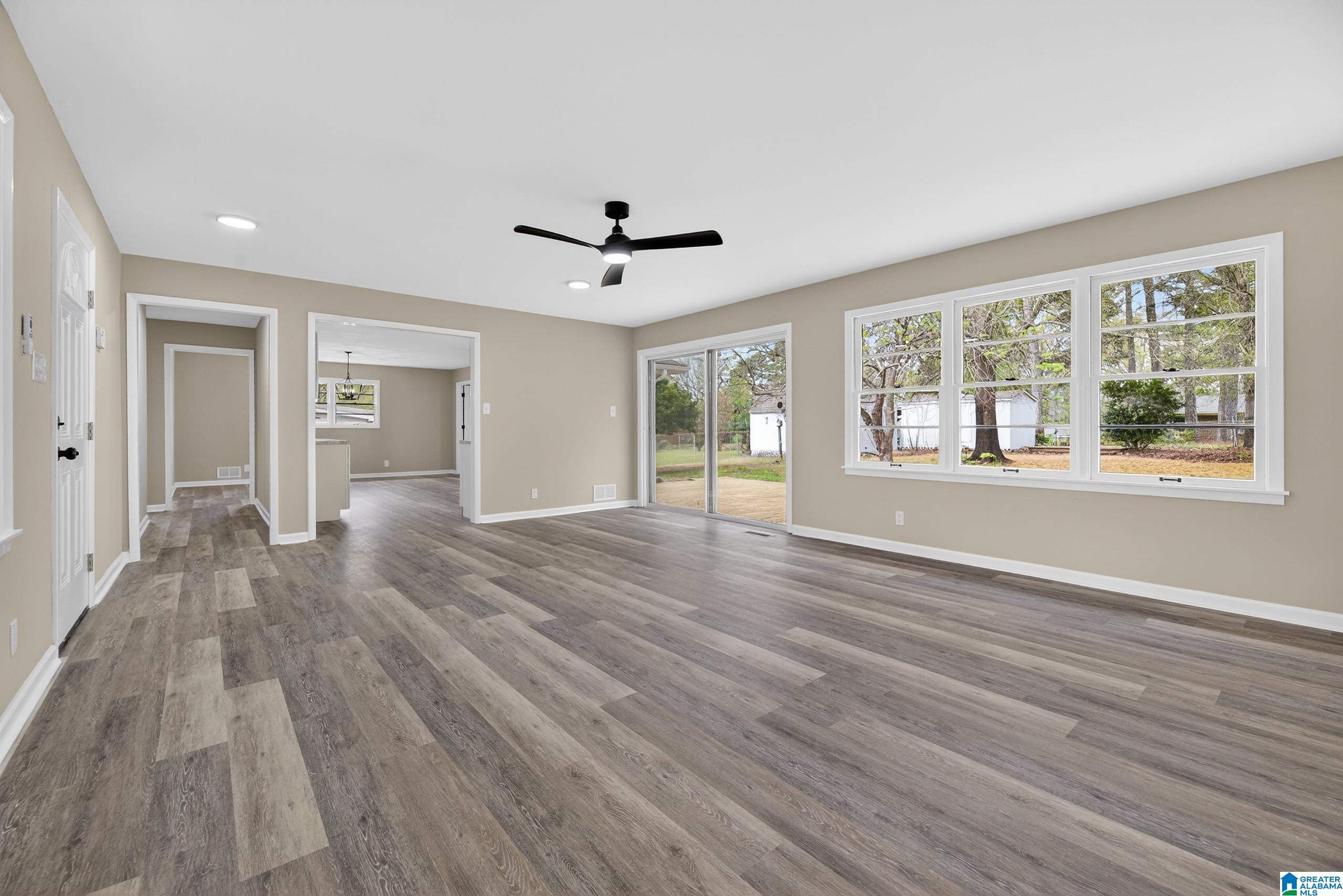 1004 Robertson Road Anniston, AL 36207 - Photo 4 of 40 Gallery Image 4