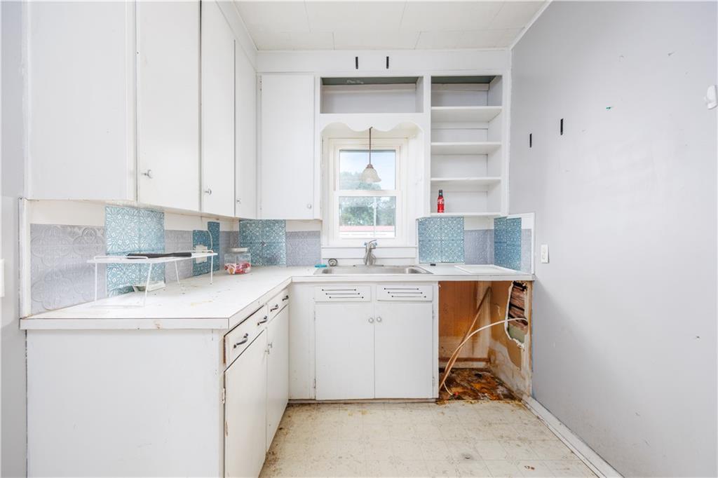 919 Indiana Street Neodesha, KS 66757 - Photo 8 of 26