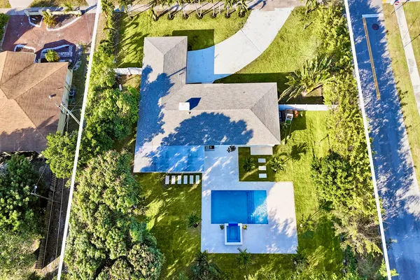 $2,395,000 | 200 Northwest 2nd Street, Delray Beach, FL 33444