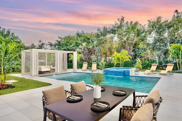$2,395,000 | 200 Northwest 2nd Street, Delray Beach, FL 33444