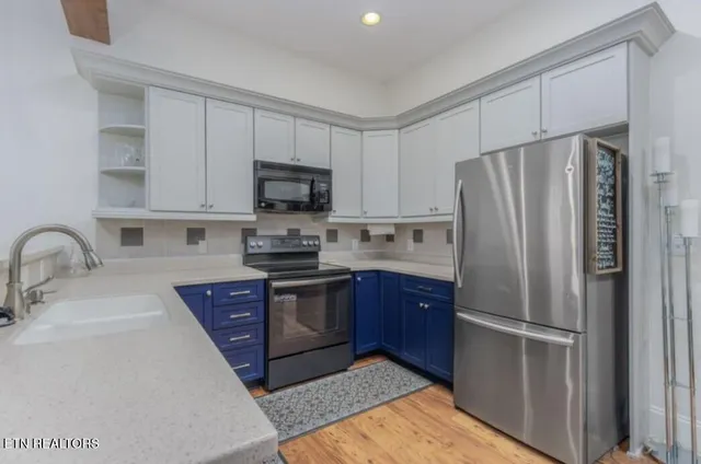 $2,495,000 | 224 Burning Oaks Drive, Sevierville, TN 37876