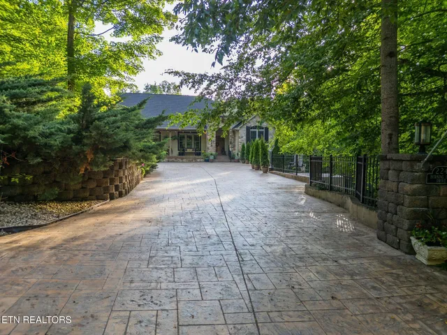 $2,495,000 | 224 Burning Oaks Drive, Sevierville, TN 37876