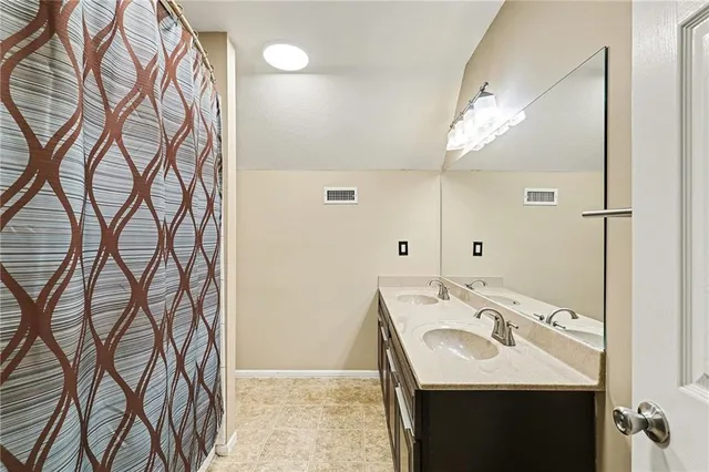 $595,000 | 4539 Neosho Road, Wellsville, KS 66092