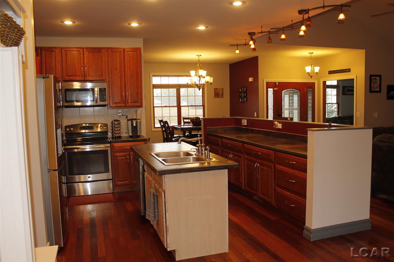7942 East Monroe Road Tecumseh, MI 49286 - Photo 3 of 39 31364340-2.JPG
