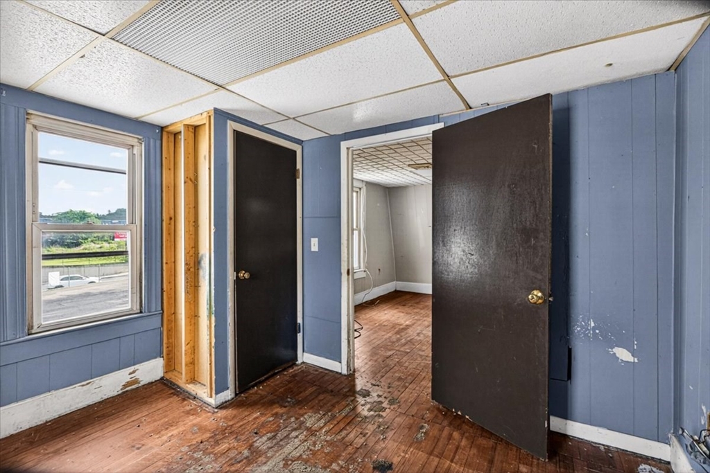 337 Parker Street Springfield, MA 01129 - Photo 27 of 36