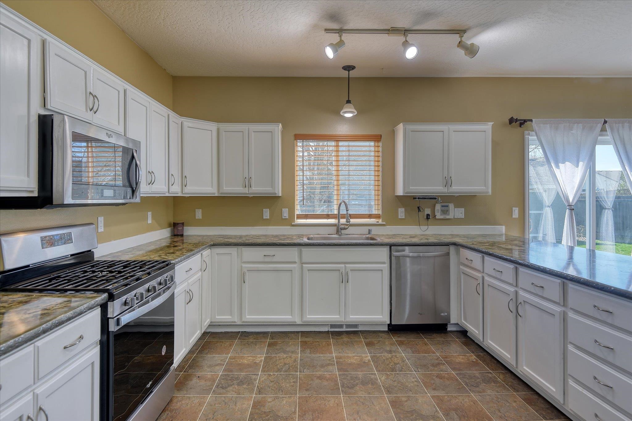 1803 West Maxine Avenue Spokane, WA 99208 - Photo 18 of 50