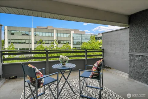 $349,000 | 612 Prospect Street, Unit 204, Seattle, WA 98109