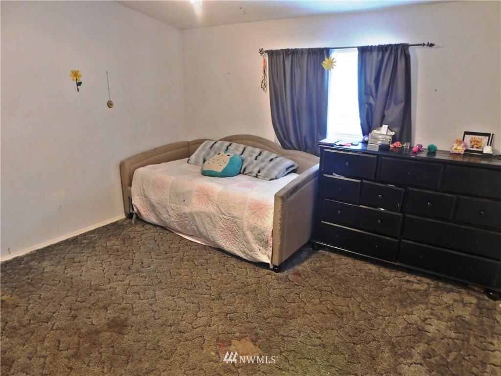 17807 Albany Street Southwest Rochester, WA 98579 - Photo 11 of 25