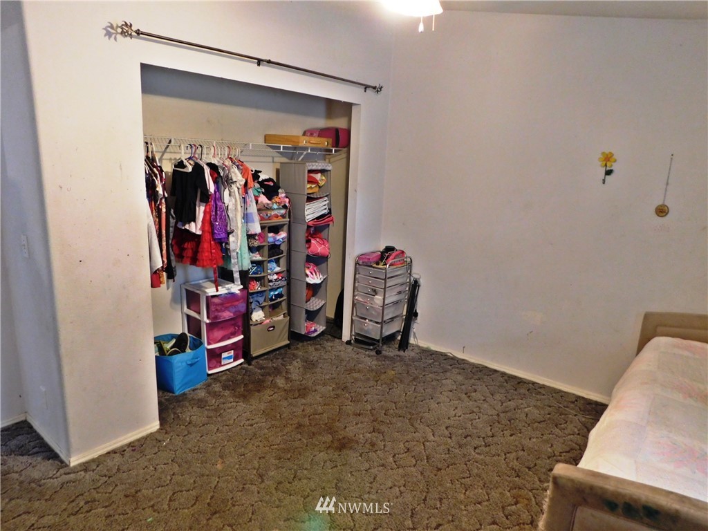 17807 Albany Street Southwest Rochester, WA 98579 - Photo 12 of 25