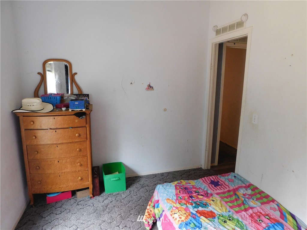 17807 Albany Street Southwest Rochester, WA 98579 - Photo 14 of 25