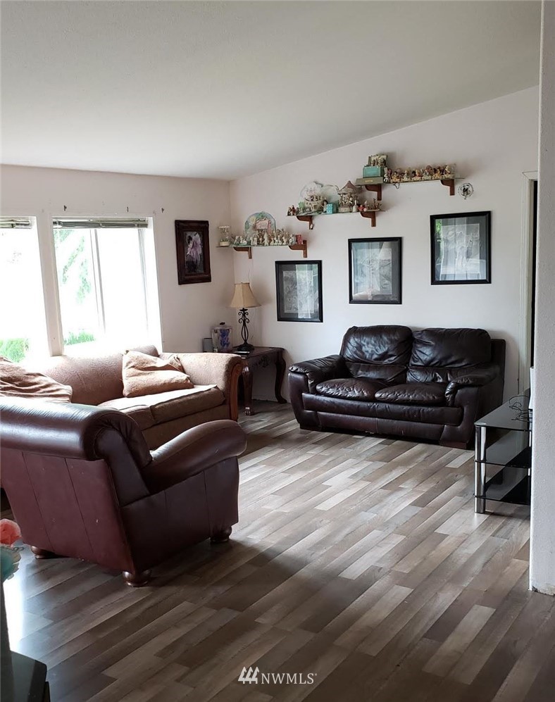 17807 Albany Street Southwest Rochester, WA 98579 - Photo 5 of 25