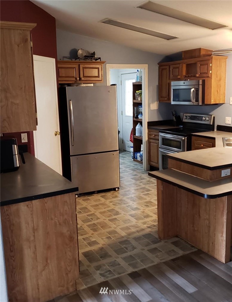 17807 Albany Street Southwest Rochester, WA 98579 - Photo 7 of 25