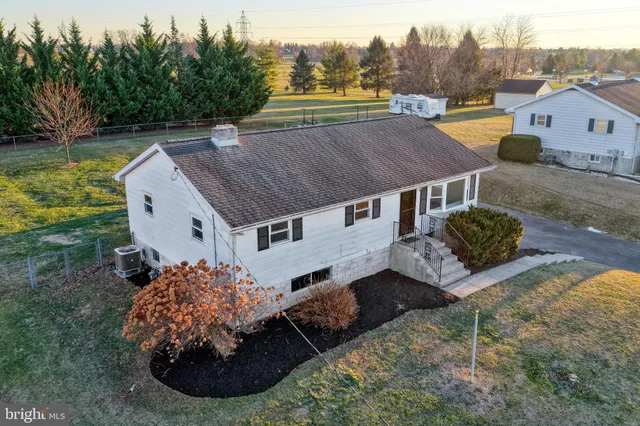 $324,500 | 946 Church Road, York, PA 17404