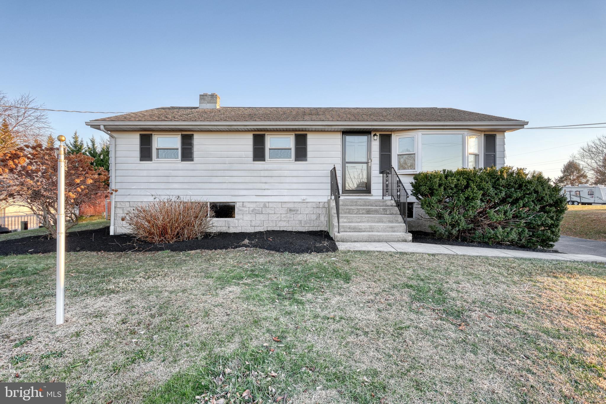 946 Church Road York, PA 17404 - Photo 5 of 81