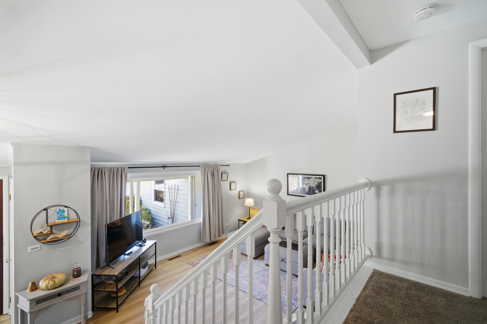 484 Chatham Circle Buffalo Grove, IL 60089 - Photo 15 of 28 a view of livingroom with furniture and windows
