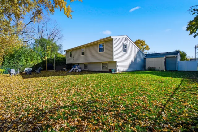 $430,000 | 484 Chatham Circle, Buffalo Grove, IL 60089