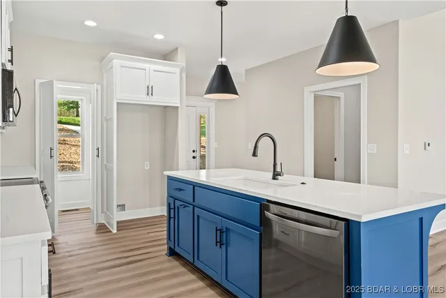 $875,000 | 77 Lakeway Lane, Climax Springs, MO 65324