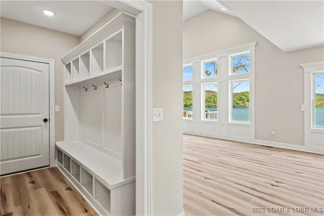 $875,000 | 77 Lakeway Lane, Climax Springs, MO 65324