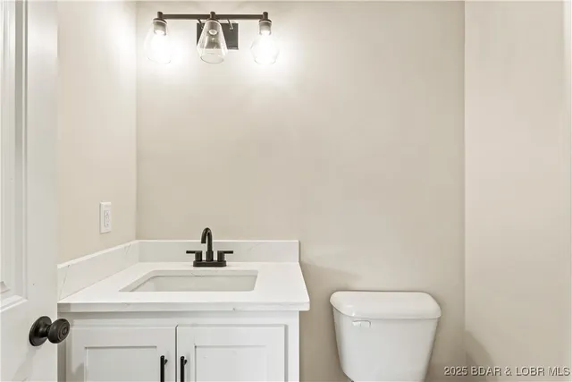 $875,000 | 77 Lakeway Lane, Climax Springs, MO 65324