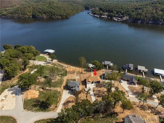 $875,000 | 77 Lakeway Lane, Climax Springs, MO 65324