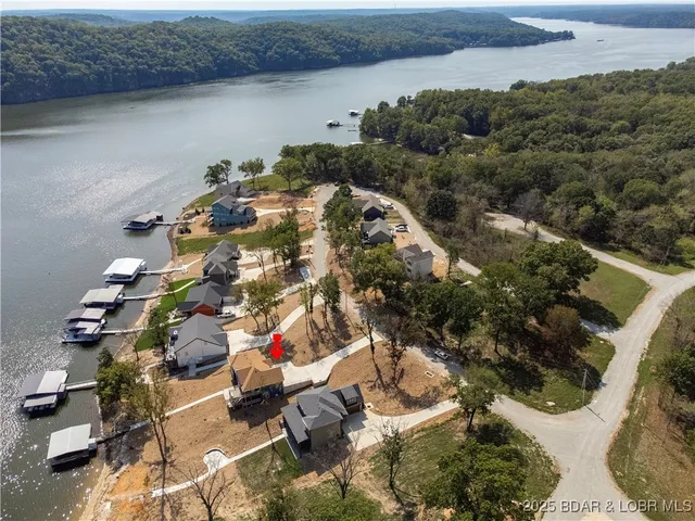 $875,000 | 77 Lakeway Lane, Climax Springs, MO 65324