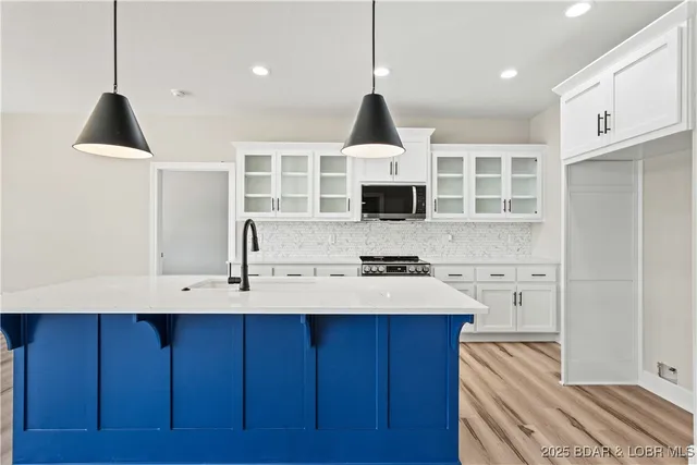 $875,000 | 77 Lakeway Lane, Climax Springs, MO 65324