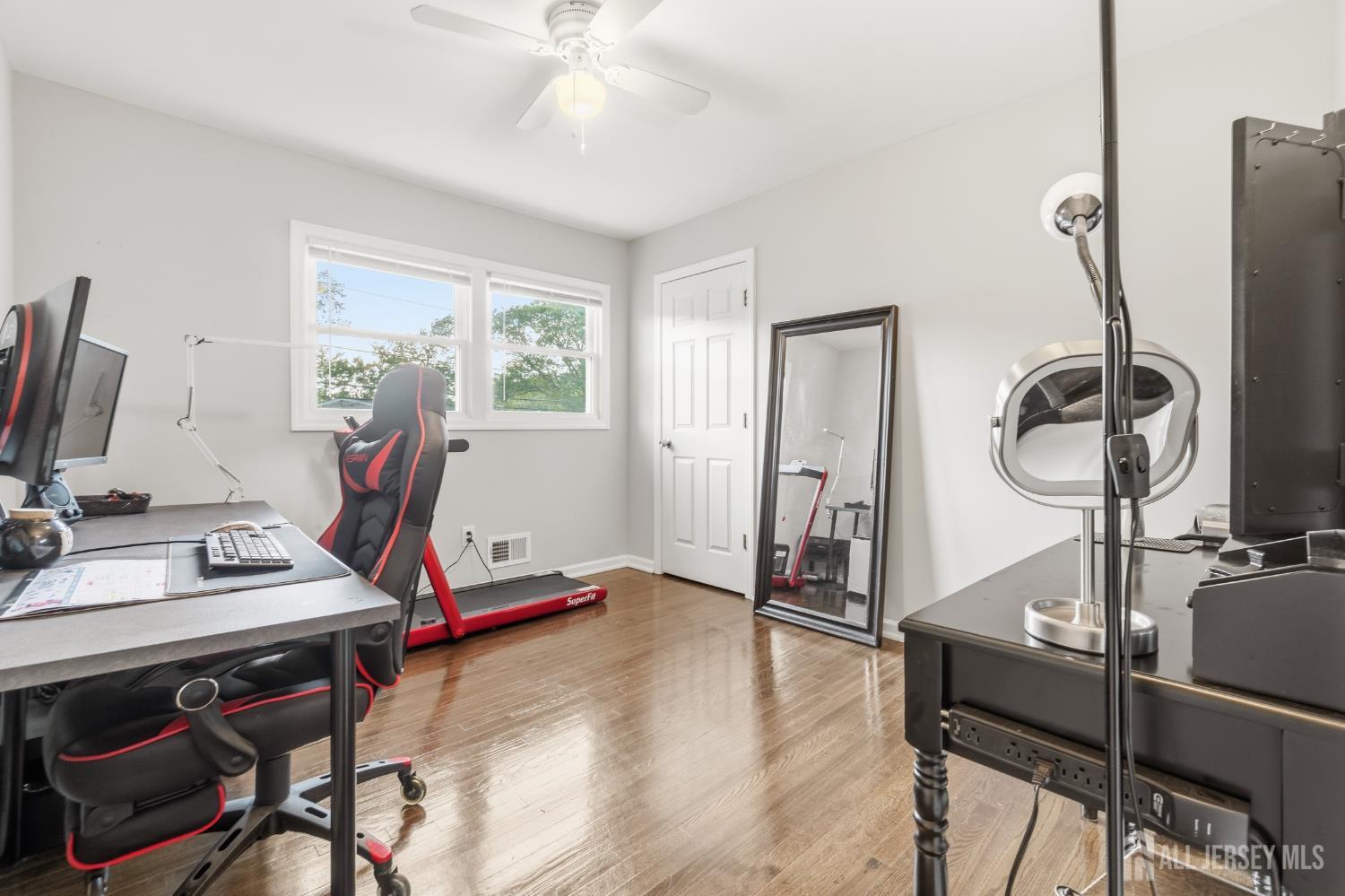 24 Wilk Road Edison, NJ 08837 - Photo 22 of 41