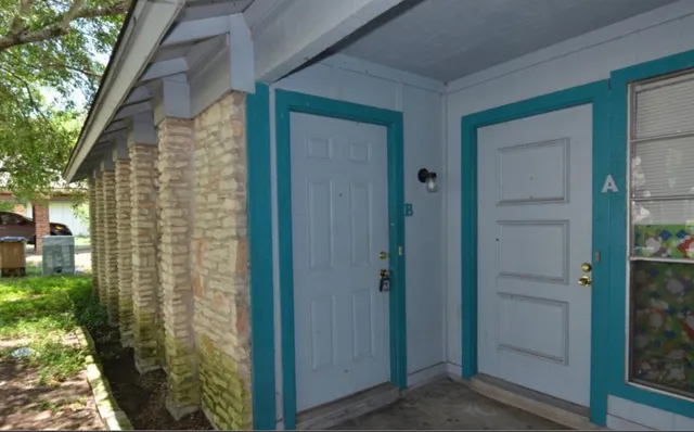 $1,350 | 10801 Lanshire Drive, Unit B, Austin, TX 78758