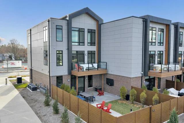 $1,629,900 | 1144 Brookwood Drive, Green Bay, WI 54304