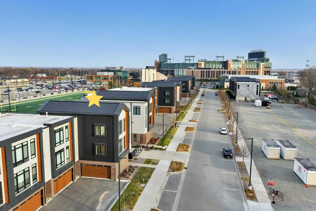 $1,629,900 | 1144 Brookwood Drive, Green Bay, WI 54304