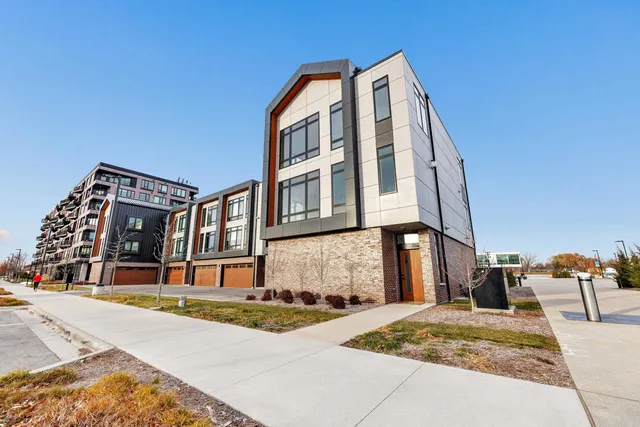 $1,629,900 | 1144 Brookwood Drive, Green Bay, WI 54304