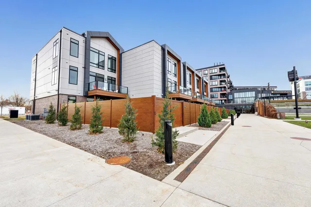 $1,629,900 | 1144 Brookwood Drive, Green Bay, WI 54304