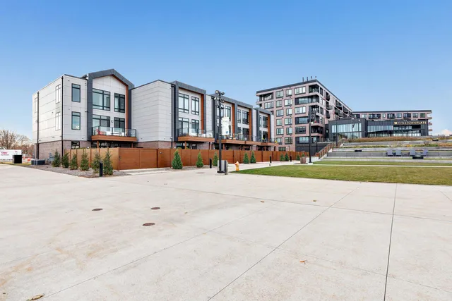 $1,629,900 | 1144 Brookwood Drive, Green Bay, WI 54304