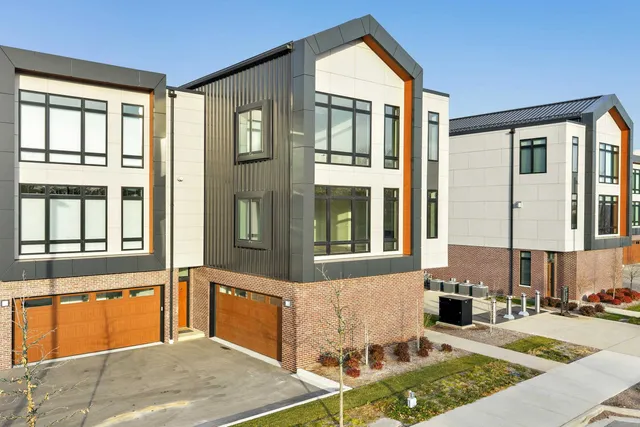 $1,629,900 | 1144 Brookwood Drive, Green Bay, WI 54304