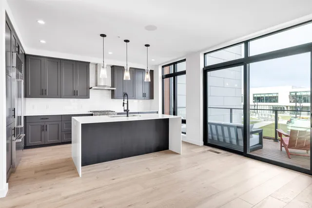 $1,629,900 | 1144 Brookwood Drive, Green Bay, WI 54304