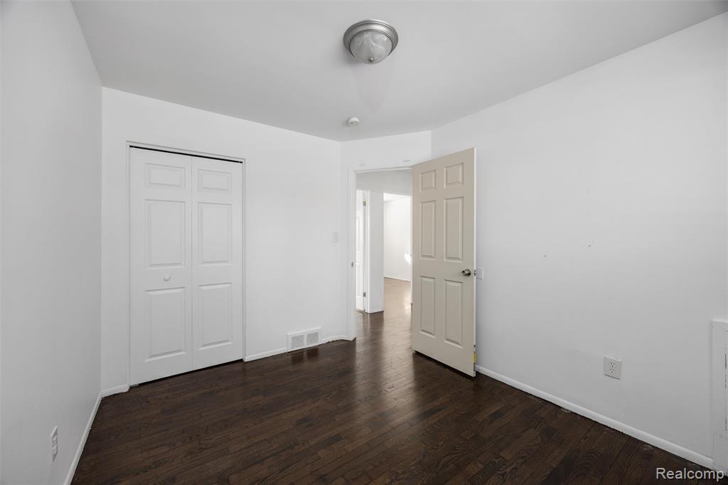 4348 Martin Road Warren, MI 48092 - Photo 13 of 20