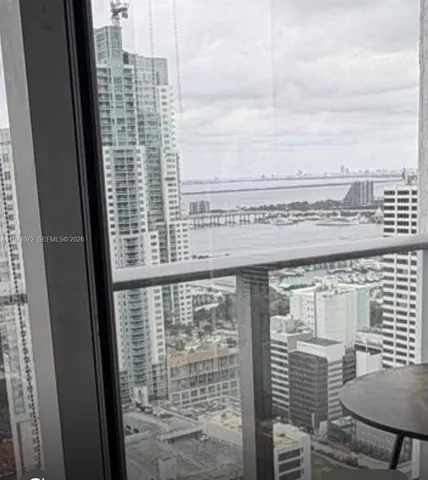 $2,690 | 151 Southeast 1st Street, Unit 3404, Miami, FL 33131