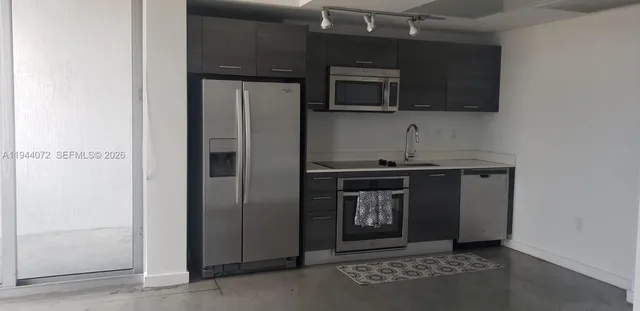 $2,690 | 151 Southeast 1st Street, Unit 3404, Miami, FL 33131