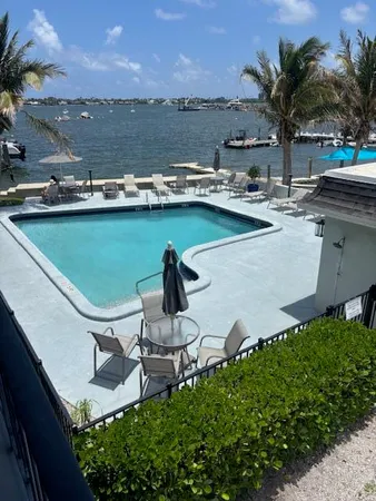 $2,600 | 4700 North Flagler Drive, Unit 207, West Palm Beach, FL 33407