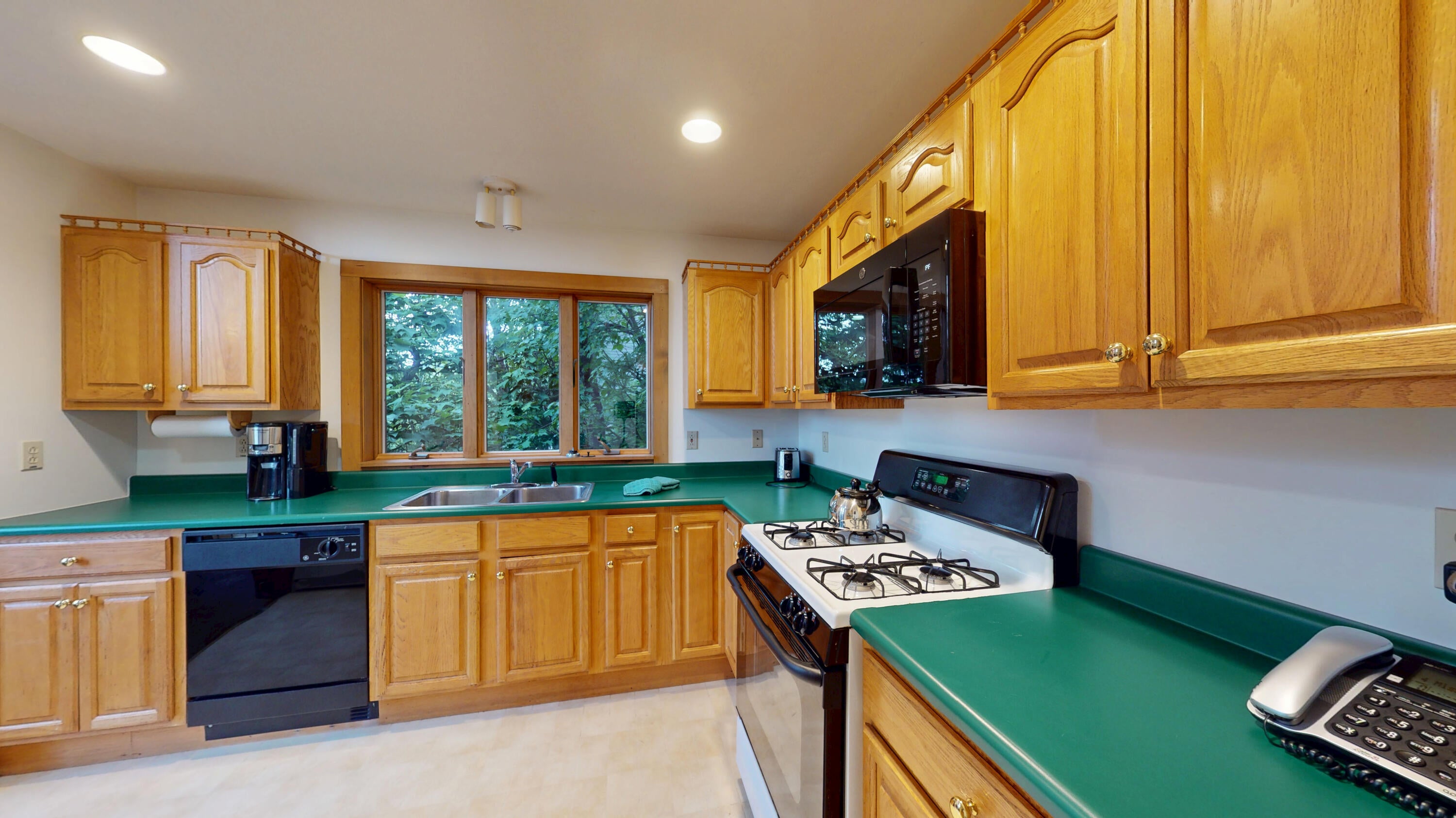 392 North Westridge Road Slatyfork, WV 26291 - Photo 19 of 63 08302025_110531