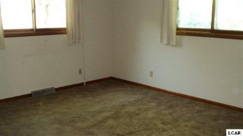 2658 Laberdee Road Adrian, MI 49221 - Photo 9 of 10 20097947-8.JPG