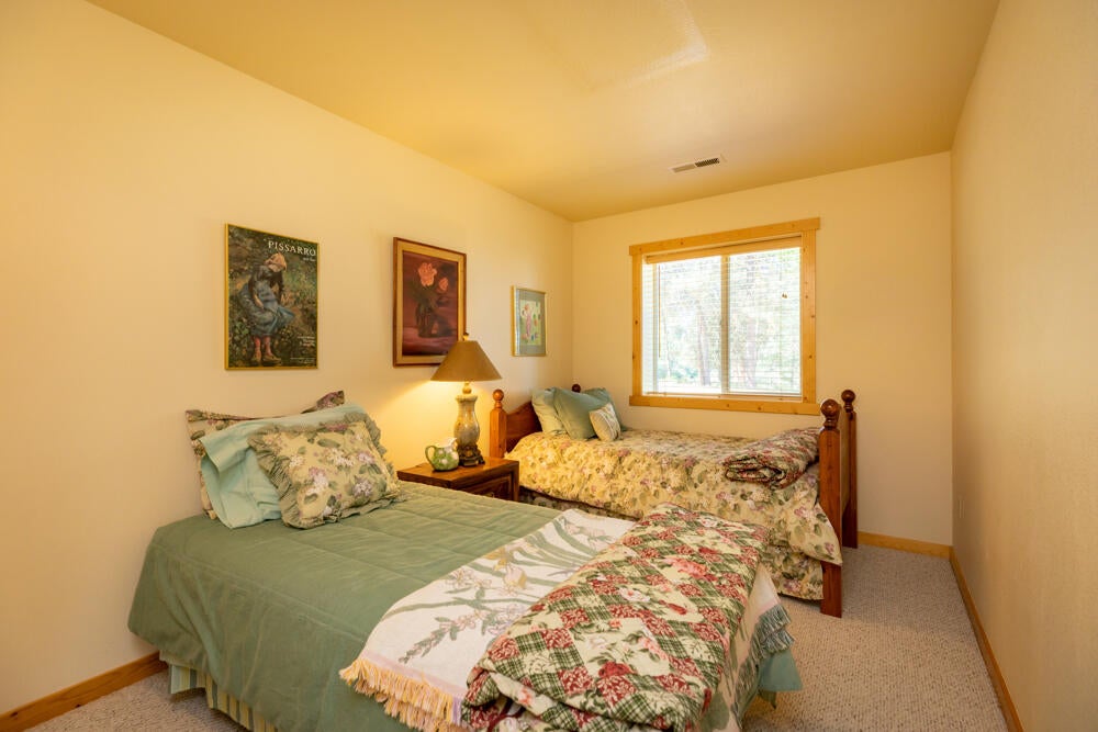 11833 Kestrel Road Klamath Falls, OR 97601 - Photo 52 of 88 40