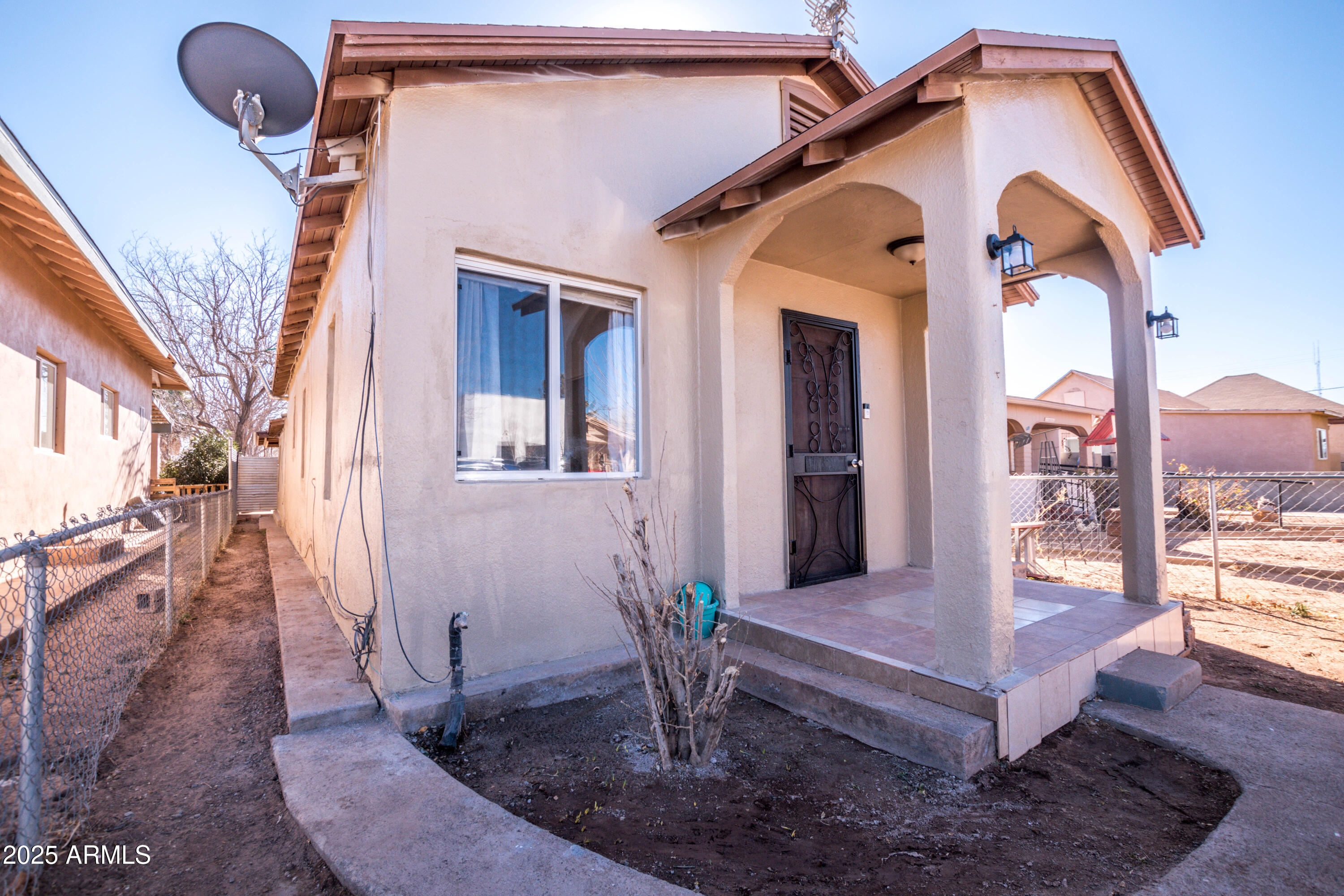 655 East 7th Street Douglas, AZ 85607 - Photo 2 of 30 655 E 7TH ST 01-31-2025 (5)