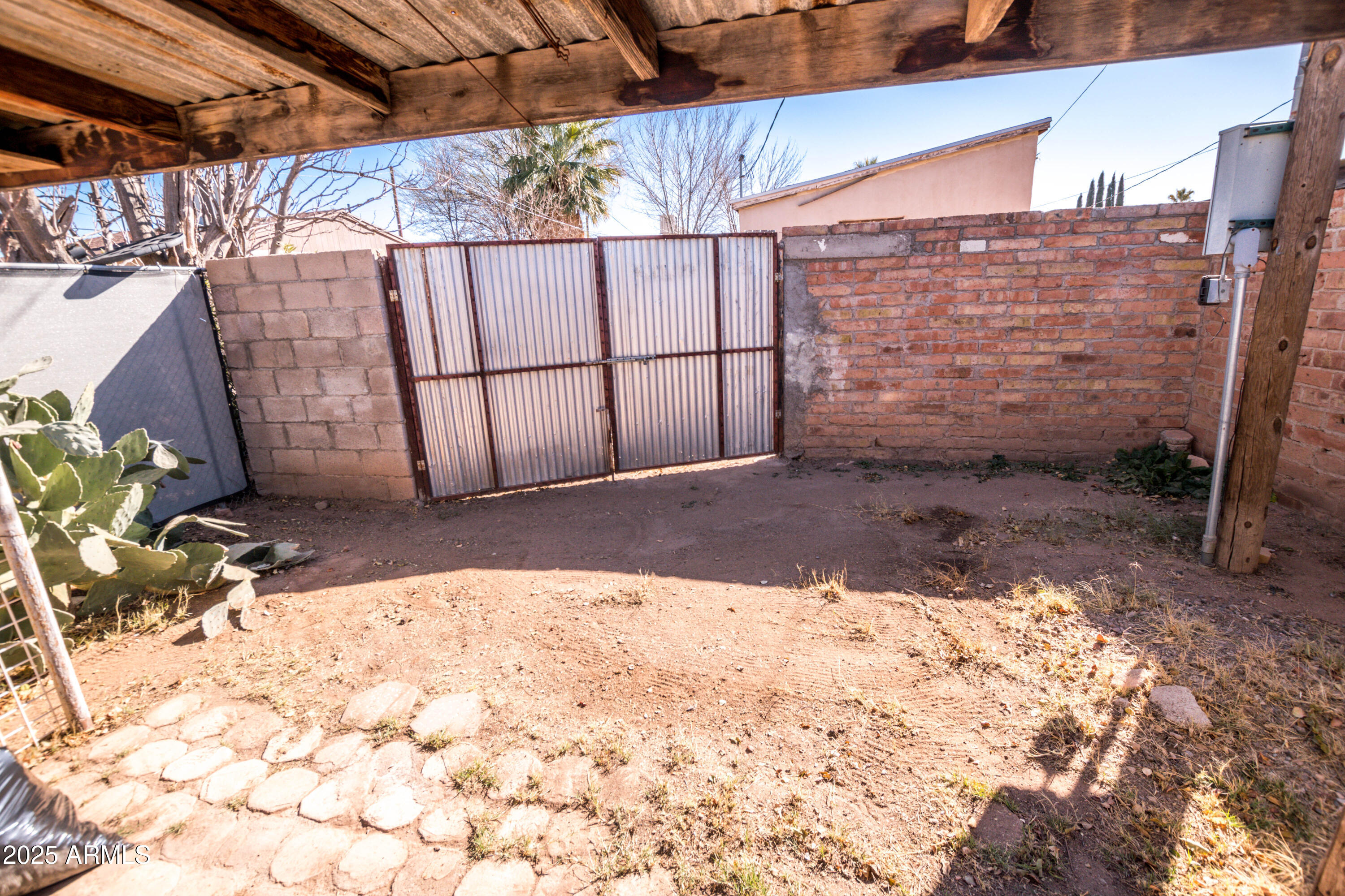 655 East 7th Street Douglas, AZ 85607 - Photo 29 of 30 655 E 7TH ST 01-31-2025 (32)