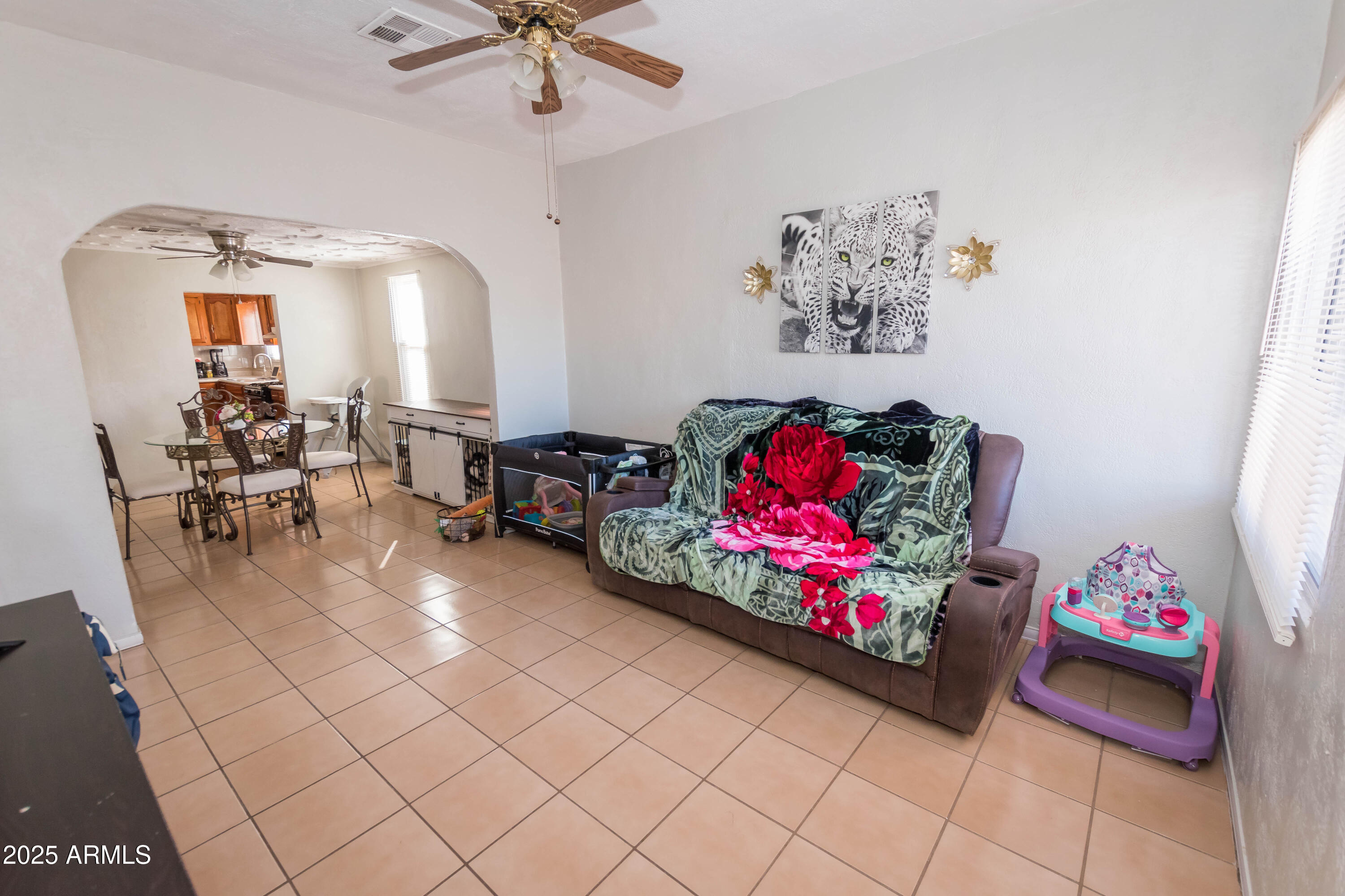 655 East 7th Street Douglas, AZ 85607 - Photo 3 of 30 655 E 7TH ST 01-31-2025 (6)