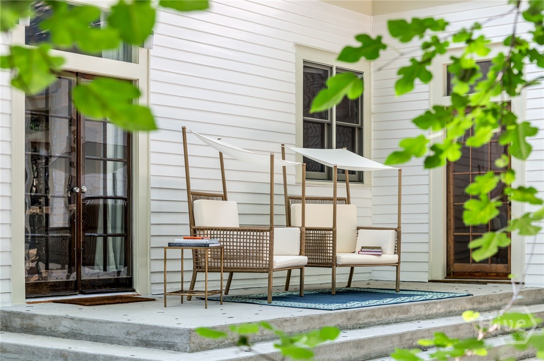 2569 Riverbend Road Athens, GA 30605 - Photo 5 of 44 Sweet tea sipping and maybe some mint juleps in the moonlight.