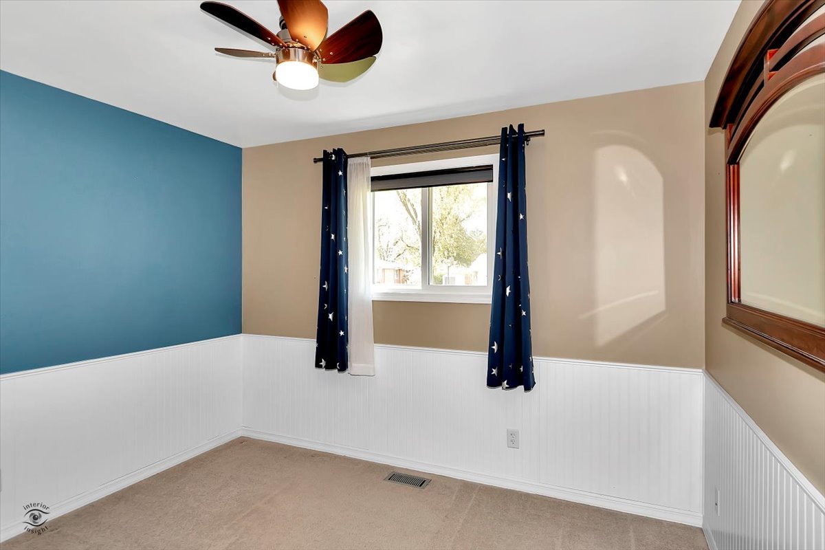 302 North Raven Road Shorewood, IL 60404 - Photo 15 of 26 a view of an entryway