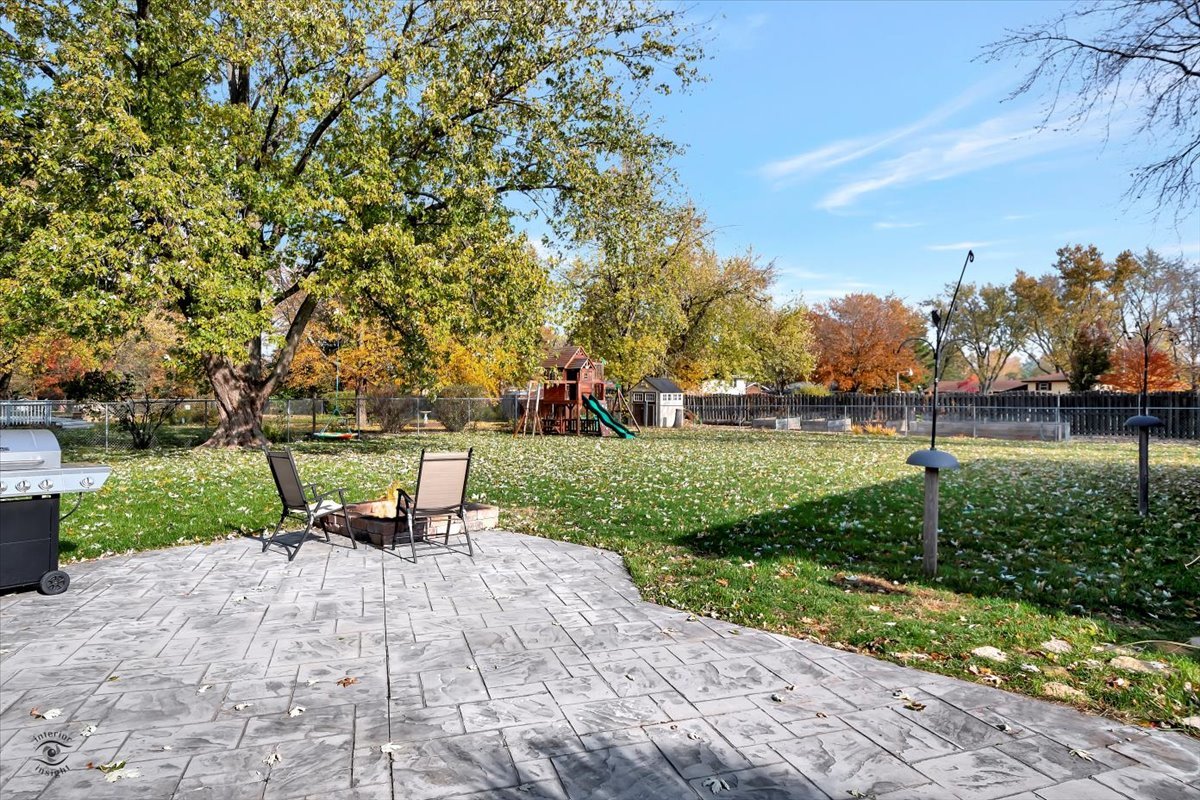 302 North Raven Road Shorewood, IL 60404 - Photo 22 of 26 a view of a park with large trees