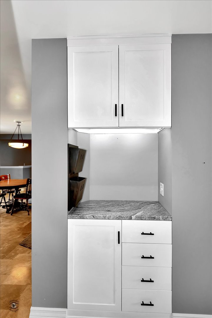 302 North Raven Road Shorewood, IL 60404 - Photo 8 of 26