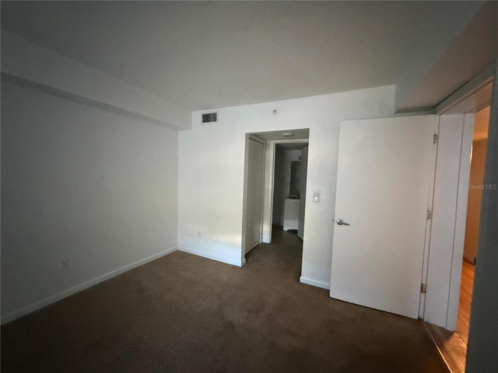 2323 McCoy Road, Unit 815 Orlando, FL 32809 - Photo 11 of 14 a view of an empty room